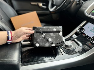 お洒落 2024 ルイヴィトン 新作ショルダーバッグ偽物