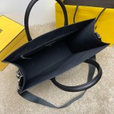 人気No1 2024 フェンディ 新作トートバッグスーパーコピー