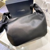 人気高級 2024 プラダ 新作ショルダーバッグコピー