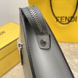 即発送！ 2024 フェンディ 新作クラッチバッグコピー