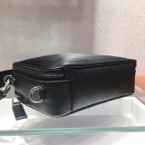 完売必至 ★ 2024 プラダ 新作ショルダーバッグ偽物