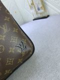 売上総額１位！2024 ルイヴィトン 新作ボディバッグスーパーコピー M46327