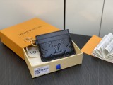 目を惹くカラー ルイヴィトン 男女兼用 カードホルダー コピー M82748