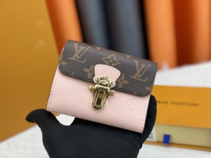 超希少！ルイヴィトン レディース 折り財布 スーパーコピー M61911