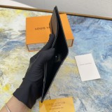 完売必至 ルイヴィトン メンズ 折り財布 コピー M81312