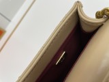 肌触り最高な 2024 シャネル 新作 携帯 電話 バッグ スーパーコピー 8882
