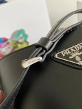 送料込 2024 プラダ 新作 バケツバッグ 偽物 1BE059