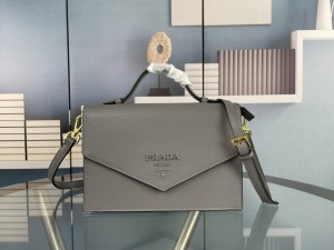 絶対欲しい！2024 プラダ 新作 ショルダーバッグ スーパーコピー 2130