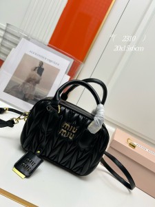 絶対欲しい！ 2024 ミュウミュウ 新作 ハンドバッグ コピー 2310#