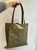 累積売上総額第１位！2024 イッセイミヤケ 新作 トートバッグ 偽物