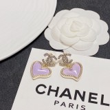 目を惹くカラー シャネル ピアス 偽物