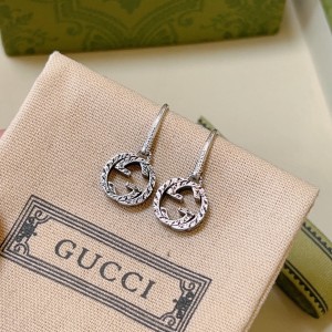 新色登場☆ グッチ ピアス 偽物