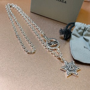 日本未入荷 バレンシアガ ネックレス コピー