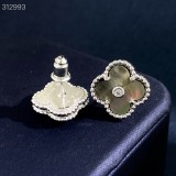 【大特価】ヴァンクリーフ ピアス 偽物 3色