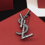 日本未入荷 イヴサンローラン ブローチ コピー