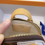 送料込 ルイヴィトン キーホルダー 偽物