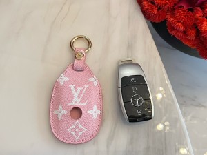 完売必至 ルイヴィトン キーホルダー 偽物