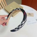 即発送！バーバリー ヘアバンド 偽物