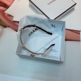 日本未入荷 シャネル ヘアバンド 偽物
