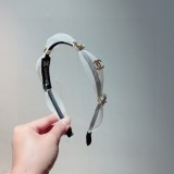 日本未入荷 シャネル ヘアバンド 偽物