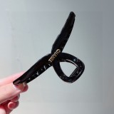 送料込 シャネル バンスクリップ 偽物