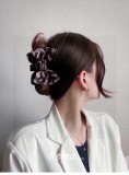 世界中で大人気♪ フェンディ バンスクリップ 偽物