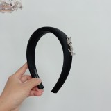 日本未入荷 イヴサンローラン ヘアバンド コピー