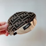 目を惹くカラー フェンディ ヘアバンド コピー