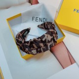 送料込 フェンディ ヘアバンド コピー