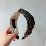 目を惹くカラー フェンディ ヘアバンド コピー