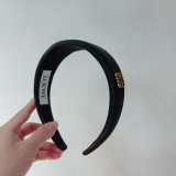 入手困難品！ロエベ ヘアバンド コピー