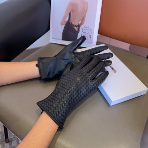 新色登場☆ 2024 ボッテガヴェネタ 新作 手袋 レディース スーパーコピー