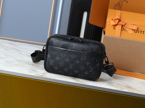 世界中で大人気♪ ルイヴィトン メンズ ショルダーバッグ コピー M31069