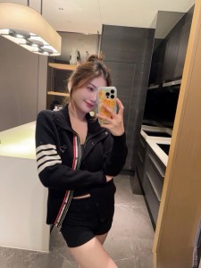 激安価格！2026 トム·ブラウン 新作 ニット 偽物