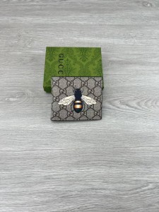 高品質♪♪♪ グッチ メンズ 折り財布 偽物 451268