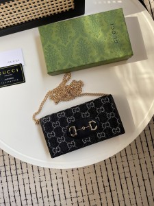 超限定♪  グッチ レディース 長財布 コピー 621892