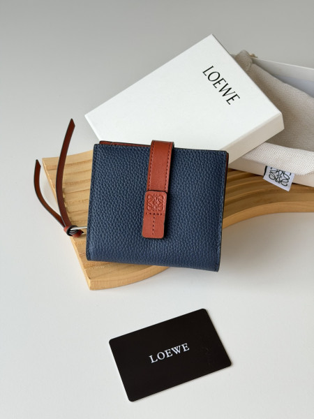 売上総額１位！ロエベ 男女兼用 折り財布 偽物 L1125