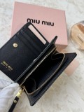 絶対欲しい！ ミュウミュウ レディース 折り財布 コピー 2524