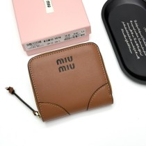 肌触り最高な ミュウミュウ レディース コインパース 偽物 V07