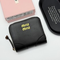 入手困難品！ミュウミュウ レディース コインパース コピー V07