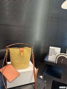 完売前に！ セリーヌ レディース ショルダーバッグ 偽物 7972