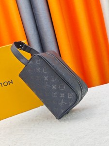 【限定カラー】ルイヴィトン メンズ クラッチバッグ スーパーコピー N40582