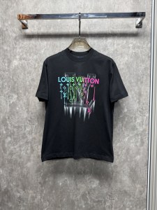 おすすめ 2026 ルイヴィトン 新作 半袖Tシャツ スーパーコピー