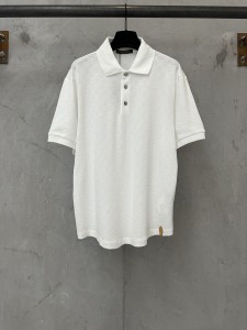完売前に！2026 ルイヴィトン 新作 半袖Tシャツ 偽物