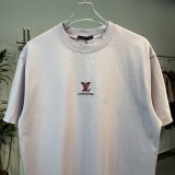 注目アイテム☆ 2026 ルイヴィトン 新作 半袖Tシャツ スーパーコピー