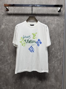 日本未入荷 2026 ルイヴィトン 新作 半袖Tシャツ 偽物