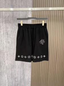 日本未入荷 2026 ルイヴィトン 新作 ショートパンツ コピー