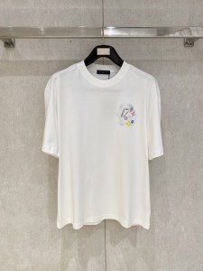 注目度抜群！2026 ルイヴィトン 新作 半袖Tシャツ コピー