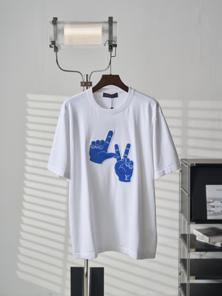 【即発】★ 2026 ルイヴィトン 新作 半袖Tシャツ コピー