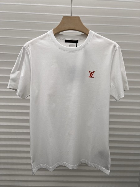 争奪戦 2026 ルイヴィトン 新作 半袖Tシャツ スーパーコピー 2色